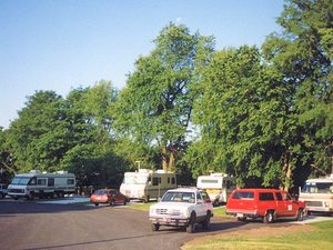 Campus RV Park - Independence MO